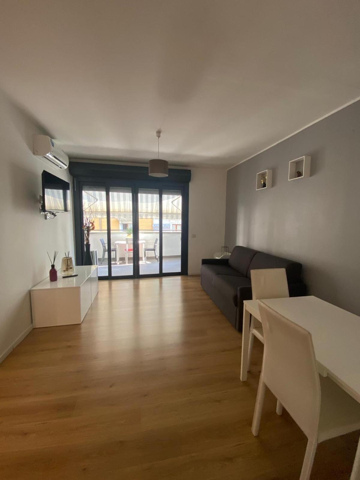 Lux Fara Apartment Милано Екстериор снимка