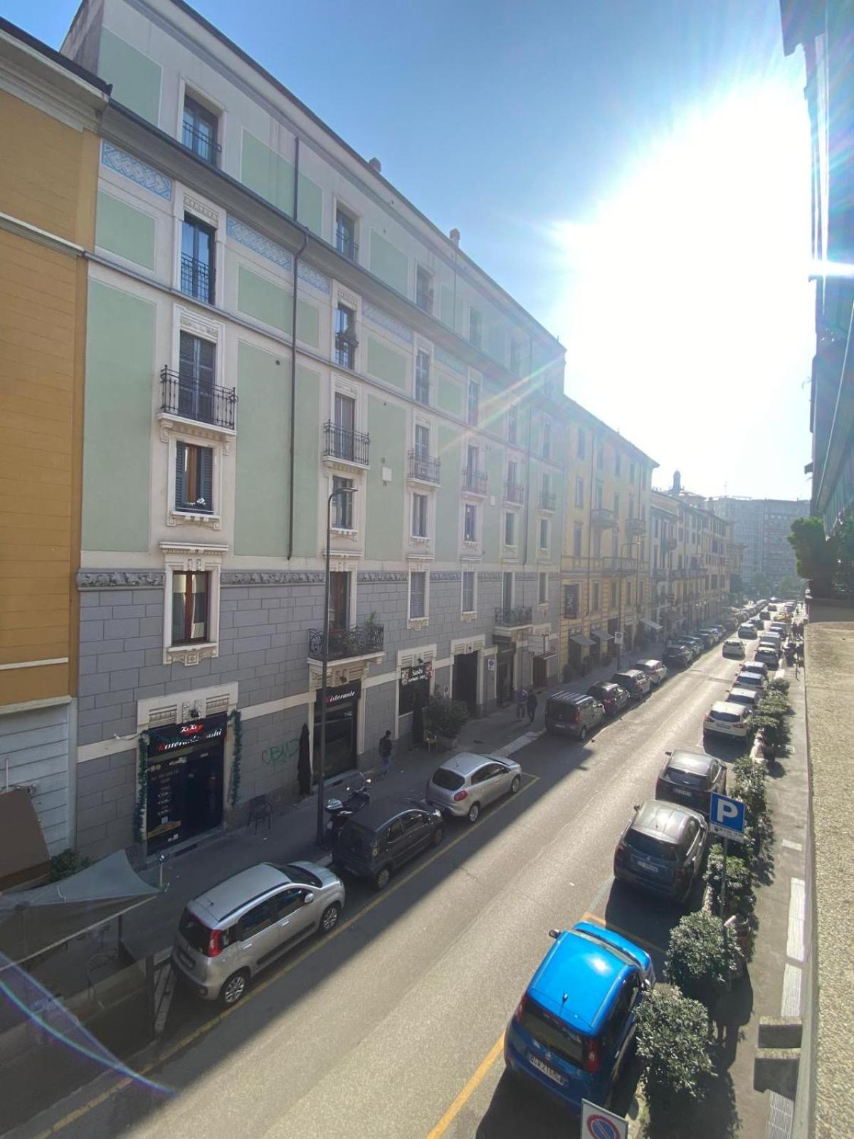 Lux Fara Apartment Милано Екстериор снимка