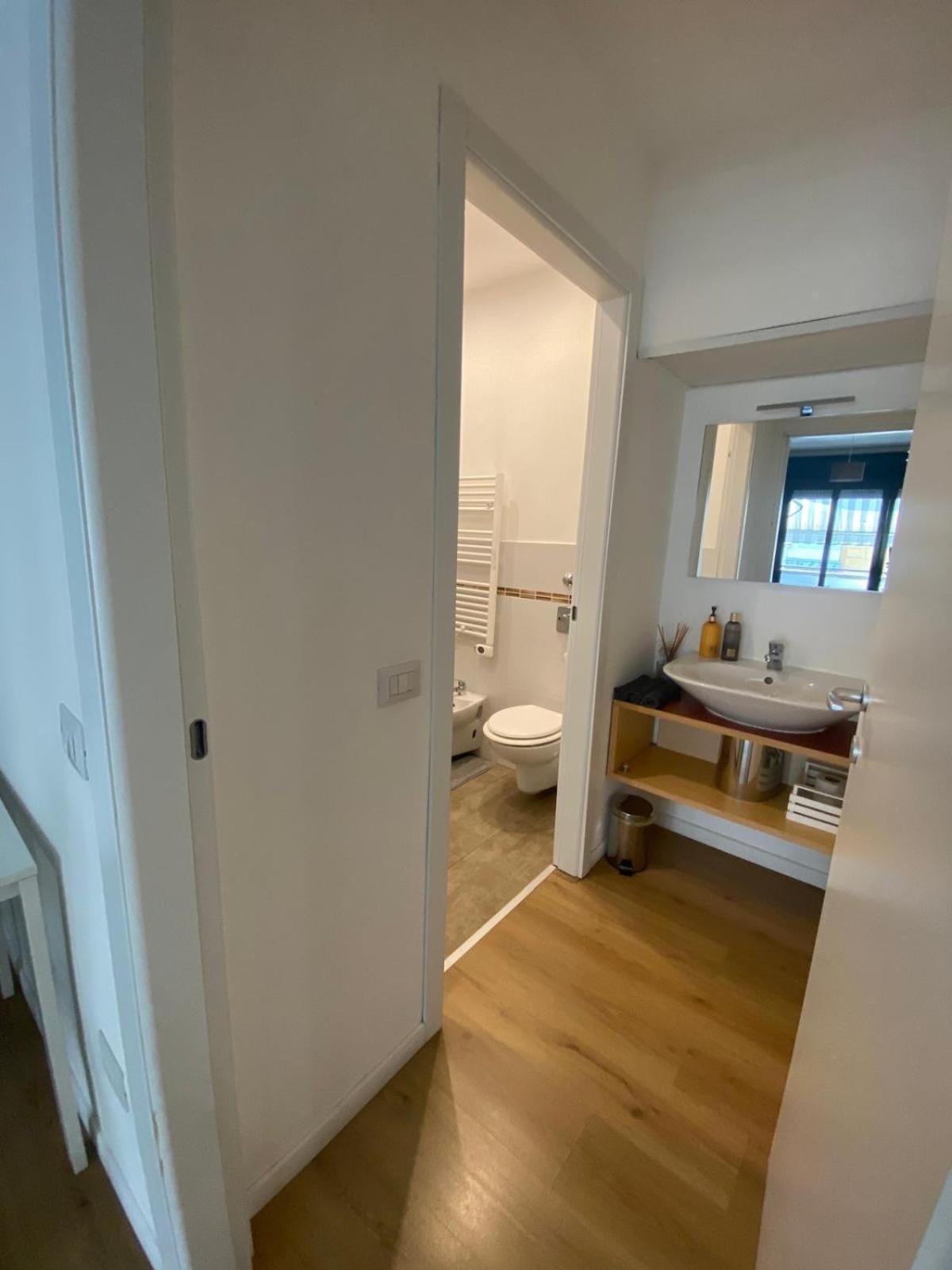 Lux Fara Apartment Милано Екстериор снимка